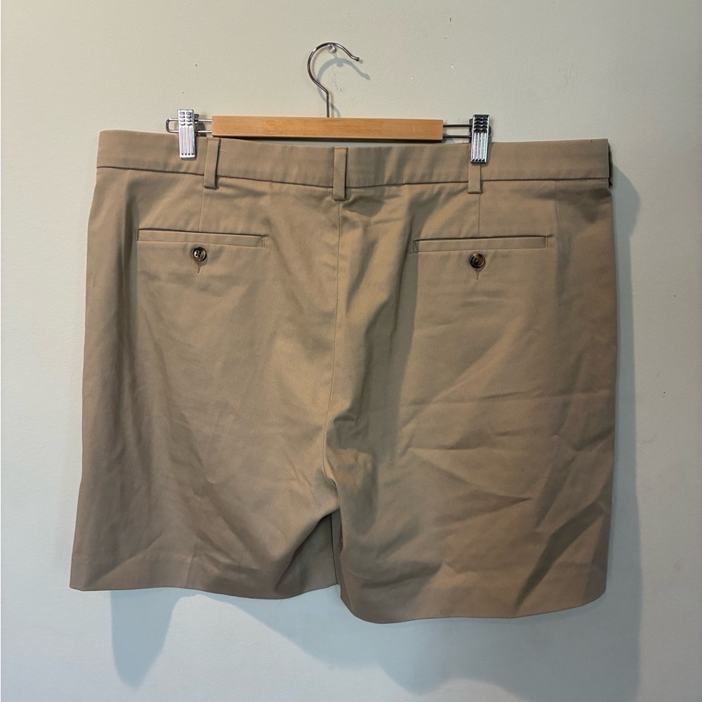 Roundtree & Yorke Men's Khaki Flat Front Shorts - Picture 4 of 4